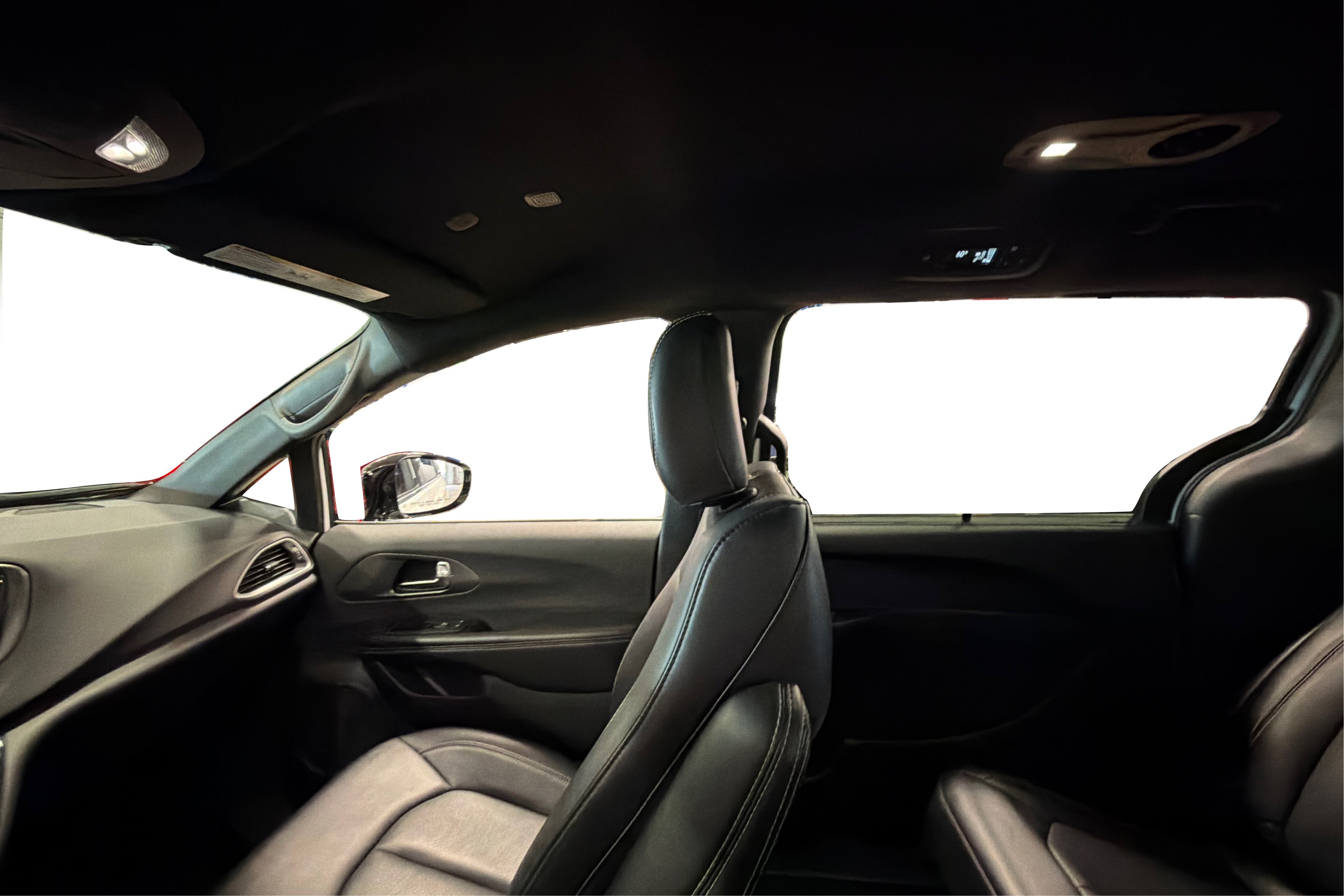 Used 2026 Chrysler Pacifica Select FWD image 40