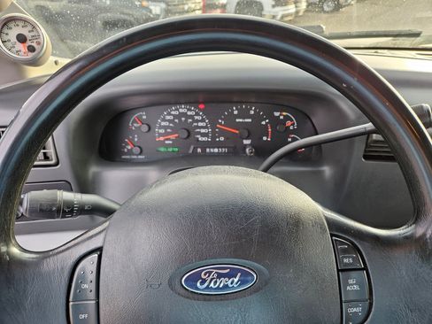 Used 2004 Ford F250 XLT image 19