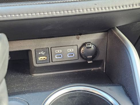 Used 2022 Toyota Highlander XLE image 44