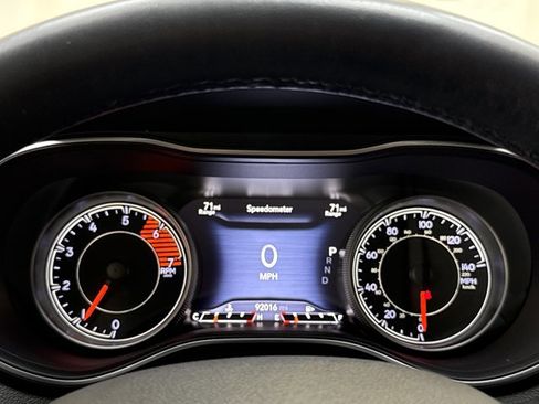 Used 2019 Jeep Cherokee Trailhawk w/ Cold Weather Group image 19