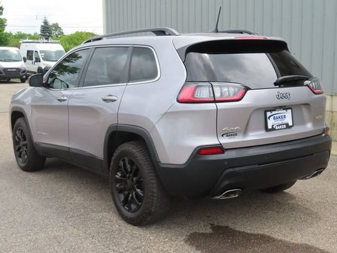Used 2022 Jeep Cherokee Latitude w/ Comfort Safety Group AWD/4WD image 10