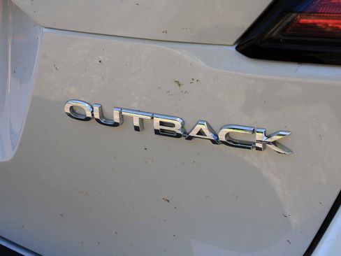New 2025 Subaru Outback Limited image 9