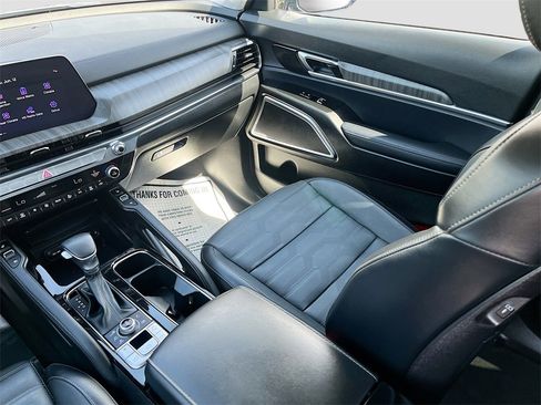 Used 2024 Kia Telluride SX Prestige image 25