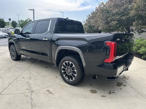 Used 2025 Toyota Tundra Limited AWD/4WD image 7