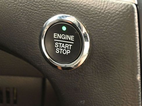 Used 2022 Ford Edge Titanium image 30