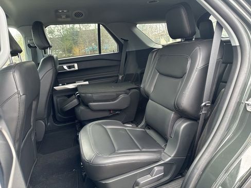 Used 2023 Ford Explorer XLT w/ Equipment Group 202A AWD/4WD image 6