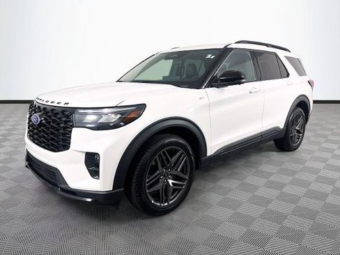Certified 2025 Ford Explorer ST-Line w/ ST-Line Street Pack AWD/4WD image 3