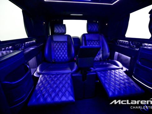 Used 2018 Mercedes-Benz Metris Passenger image 25