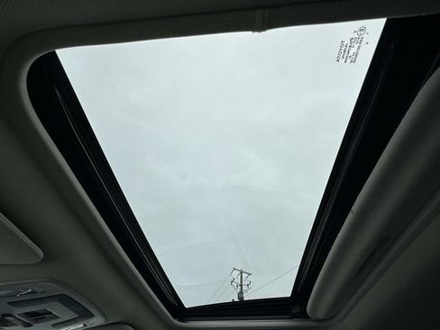 Used 2024 Toyota Sienna XLE image 22