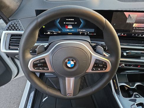 Certified 2025 BMW X7 xDrive40i w/ M Sport Package image 20