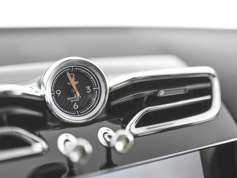 Used 2025 Bentley Bentayga Extended Wheelbase image 51