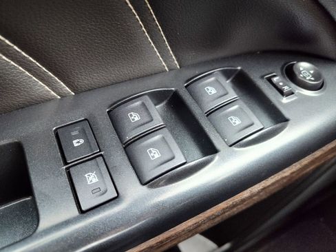 Used 2022 GMC Canyon Denali image 16