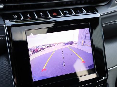 New 2025 Jeep Grand Cherokee Altitude AWD/4WD image 30