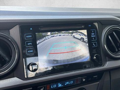 Used 2017 Toyota Tacoma SR5 AWD/4WD image 14