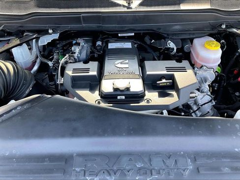 Used 2024 RAM 3500 Limited image 9