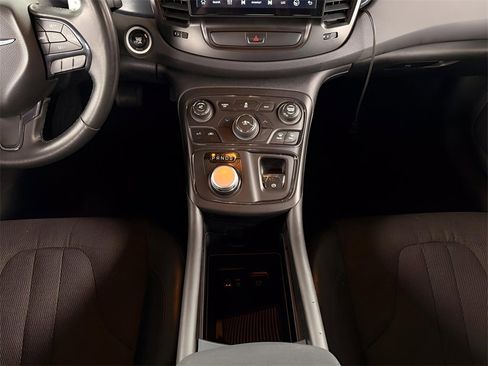 Used 2016 Chrysler 200 S image 27