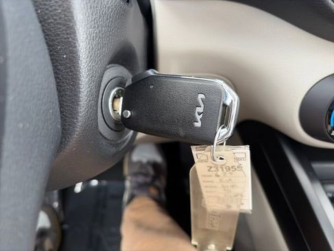 Used 2025 Kia Soul LX FWD image 25