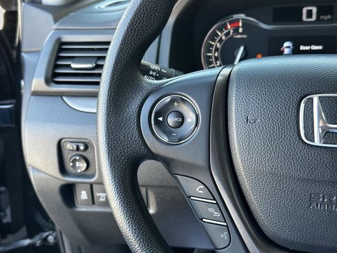 Used 2019 Honda Ridgeline Sport image 10