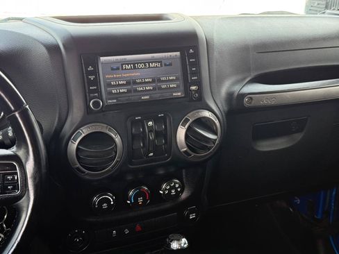 Used 2015 Jeep Wrangler Unlimited Sport w/ Quick Order Package 24S AWD/4WD image 15