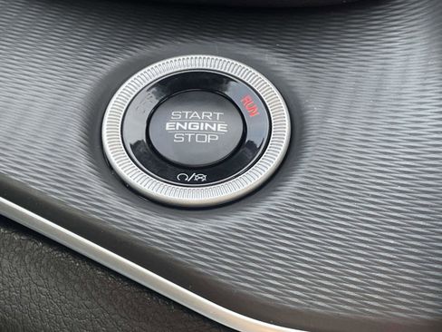 New 2025 Jeep Grand Cherokee Altitude image 8