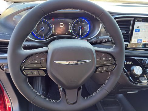 New 2026 Chrysler Pacifica Select w/ S Appearance Package FWD image 16