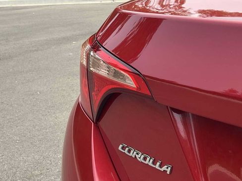 Used 2018 Toyota Corolla LE FWD image 24