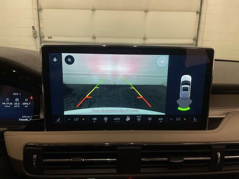 Used 2023 Lincoln Corsair AWD image 9