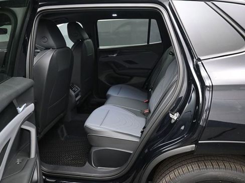 New 2026 Volkswagen Tiguan SE R-Line AWD/4WD image 11