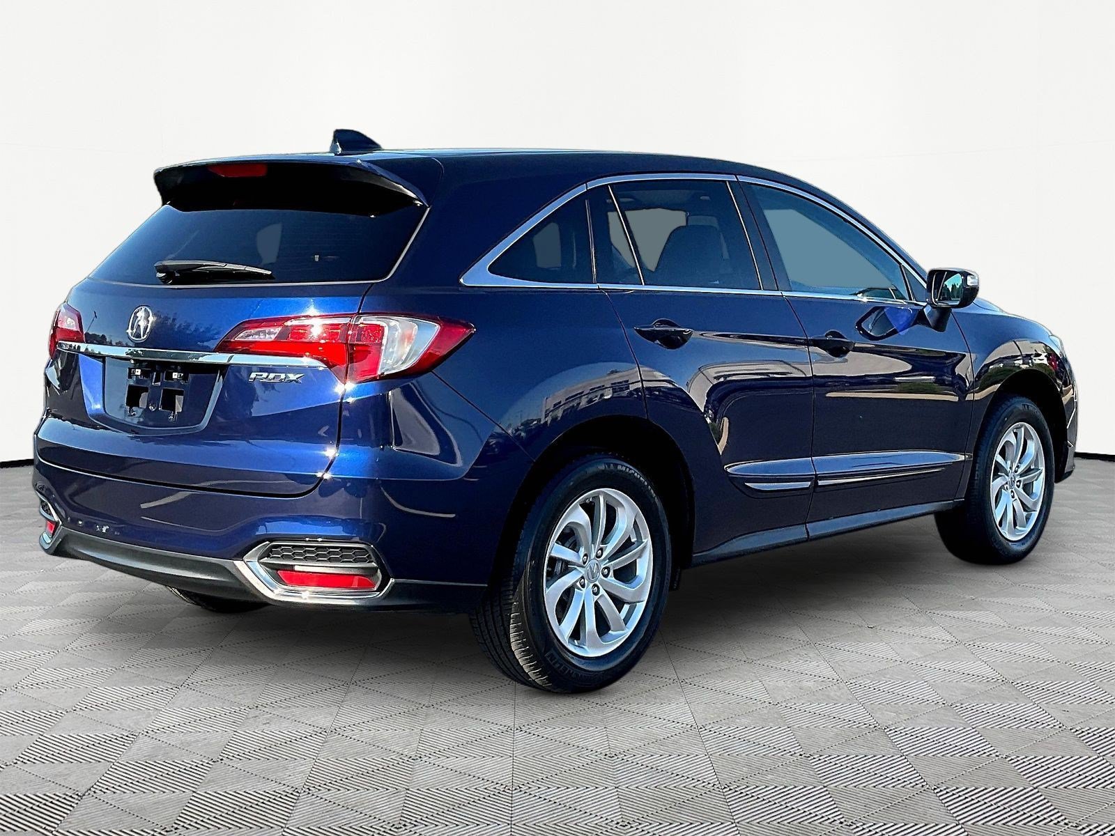 Used 2018 Acura RDX w/ Tech & AcuraWatch Plus Pack FWD image 6
