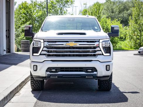Used 2025 Chevrolet Silverado 2500 High Country w/ High Country Premium Package AWD/4WD image 9