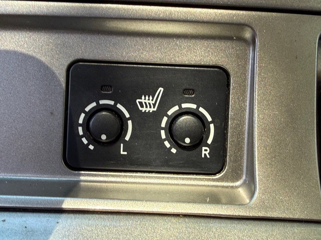 Used 2013 Toyota Highlander SE AWD/4WD image 12