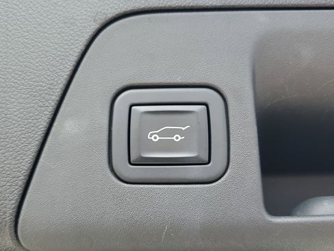 Used 2023 Buick Envision Essence FWD image 7