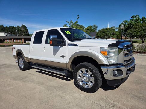 Used 2013 Ford F250 Lariat w/ Chrome Pkg AWD/4WD image 5