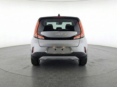 Used 2025 Kia Soul LX w/ LX Technology Package FWD image 7