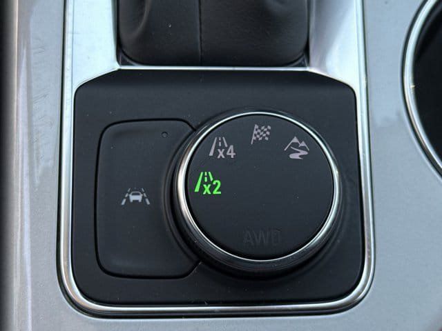 Used 2025 Chevrolet Blazer LT AWD/4WD image 20