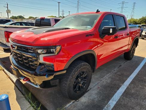 Used 2023 Chevrolet Silverado 1500 ZR2 w/ Technology Package AWD/4WD image 3