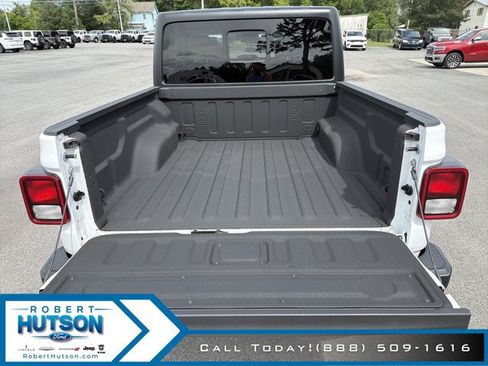 New 2024 Jeep Gladiator Sport AWD/4WD image 9