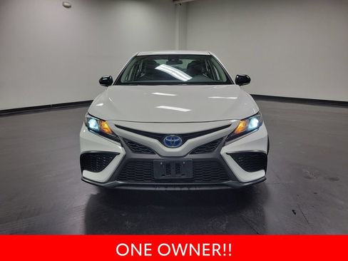 Used 2024 Toyota Camry SE FWD image 3