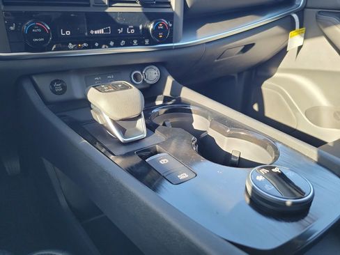 New 2026 Nissan Rogue SV AWD/4WD image 12