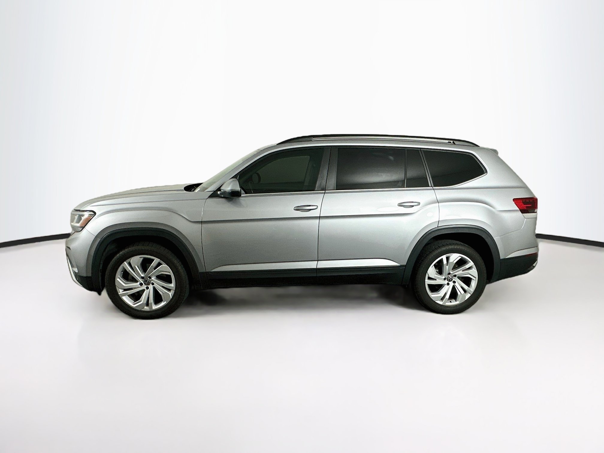 Used 2021 Volkswagen Atlas SE w/ Towing Package FWD image 4