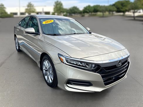 Used 2019 Honda Accord LX image 2