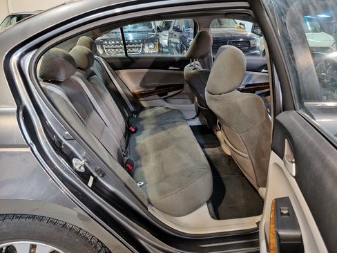 Used 2011 Honda Accord EX image 23