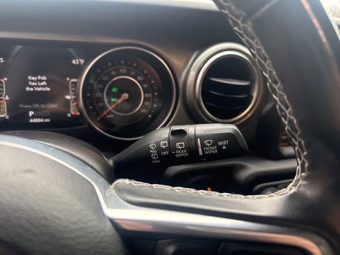 Used 2021 Jeep Wrangler Unlimited Sahara w/ Uconnect 4C Nav & Sound Group image 20