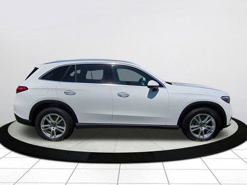 Used 2023 Mercedes-Benz GLC 300 4MATIC image 2