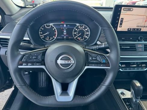 Used 2025 Nissan Altima 2.5 SL AWD/4WD image 16