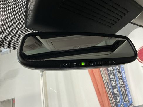 Used 2024 Nissan Armada SL w/ Captain's Chairs Package image 12