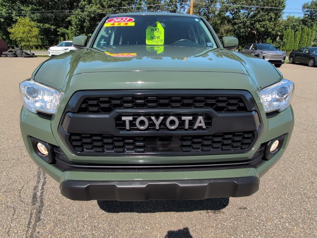 Used 2021 Toyota Tacoma SR5 w/ Trail Edition AWD/4WD image 11