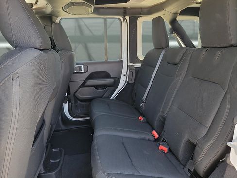 Used 2018 Jeep Wrangler Unlimited Rubicon AWD/4WD image 8