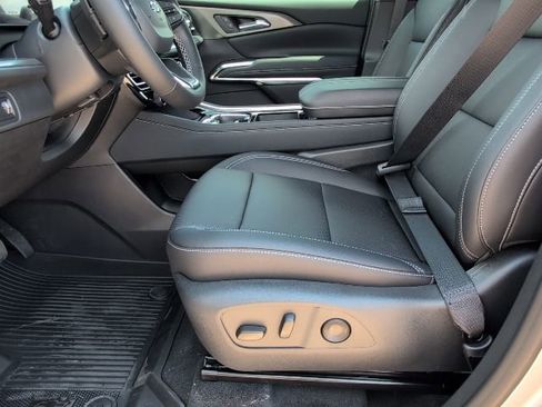 New 2026 Chevrolet Traverse LT w/ Midnight/Sport Edition FWD image 13