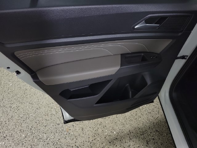 Used 2023 Volkswagen Atlas Cross Sport SE AWD/4WD image 17